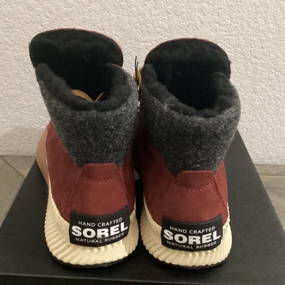 SOREL Out N' About III Conquest Waterproof Boot (Women), size 9.5 - Picture 5 of 8